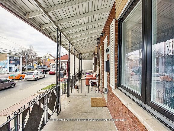 4th image of 205 Bathurst St
