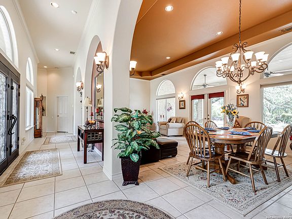 4th image of 31011 Keeneland Dr.
