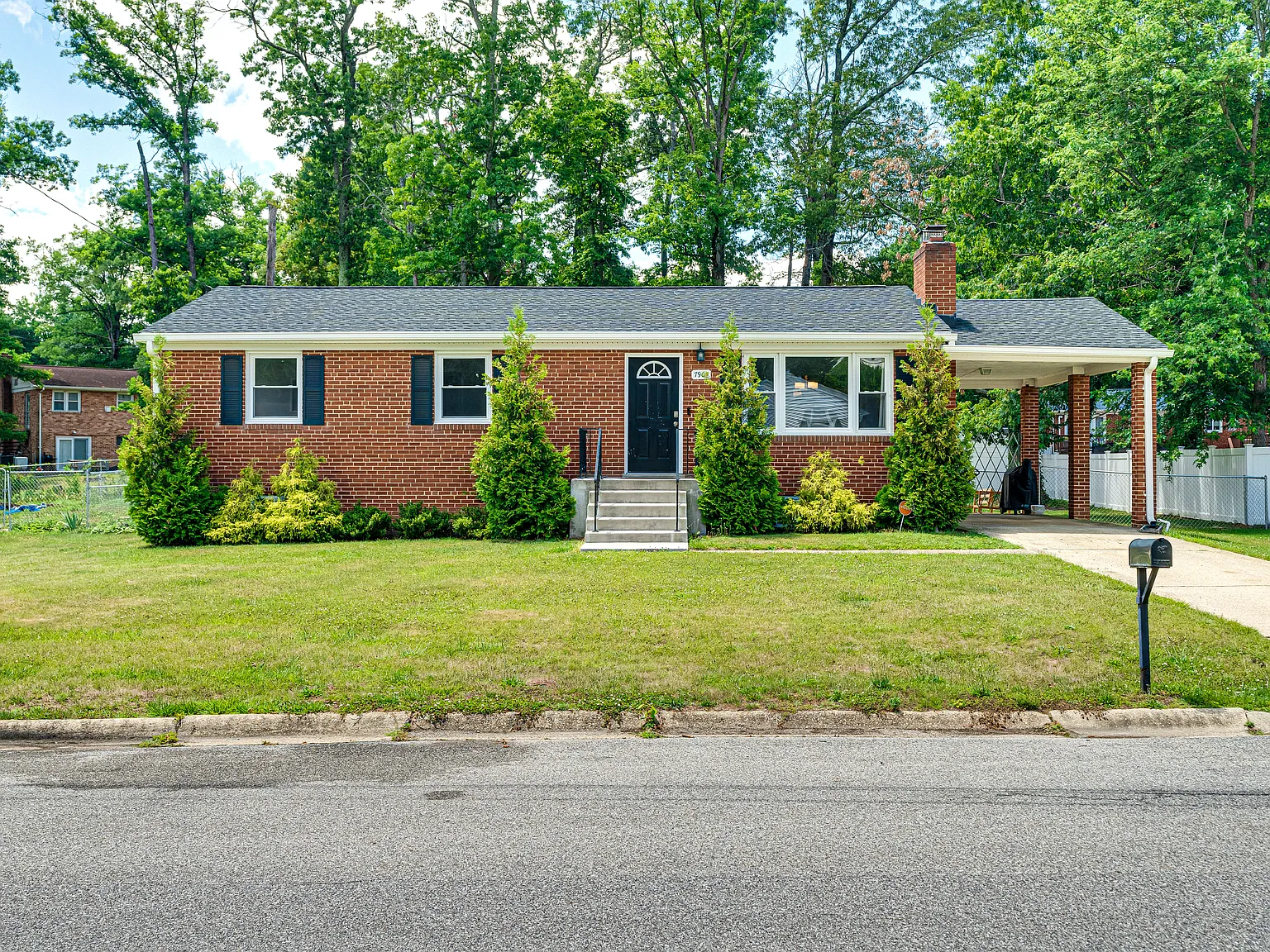 3 bed, 2.5 bath, 2250 sqft, $3,000 — Photo 1