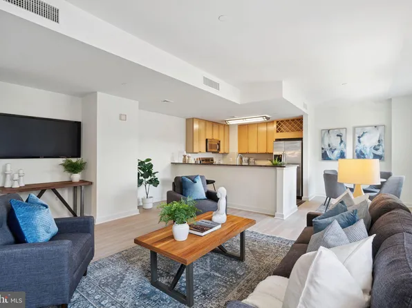 111 S 15th St APT 1907, Philadelphia, PA 19102