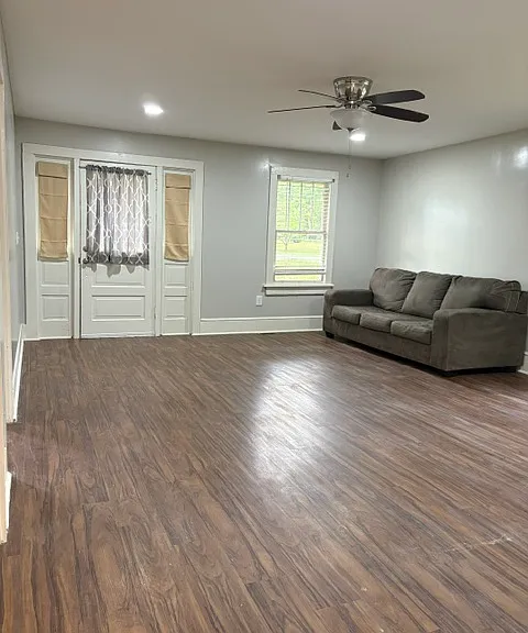 1829 Statesville Blvd — Photo 2