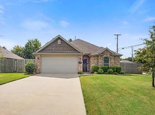 100 Sullivans Way, Centerton, AR 72719