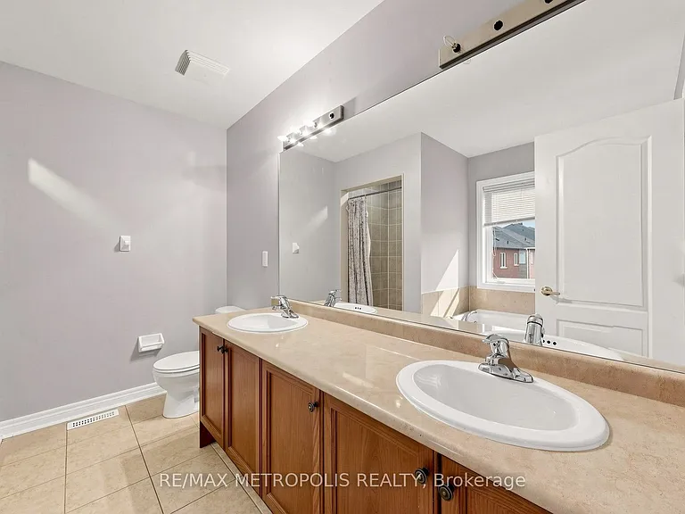 138 Yakefarm Blvd — Photo 10