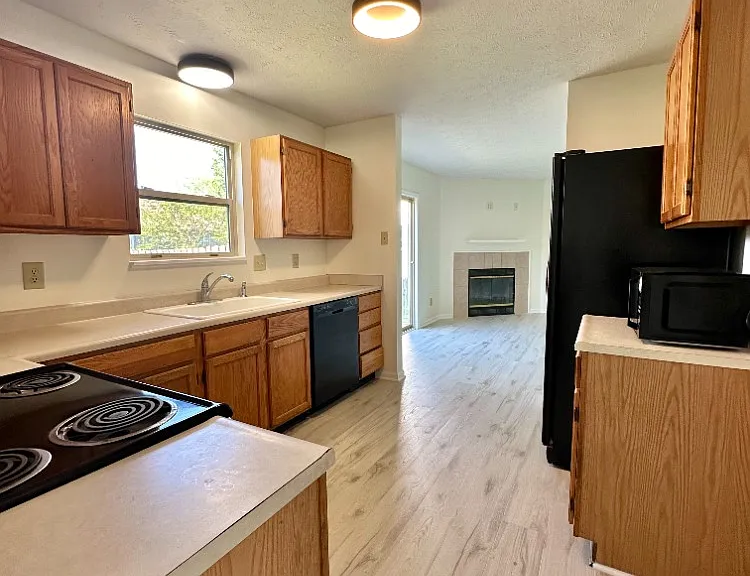 1934 Harvest Meadows Dr S — Photo 10