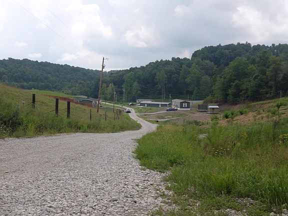 3rd image of 63 Bluestone Lot Dr