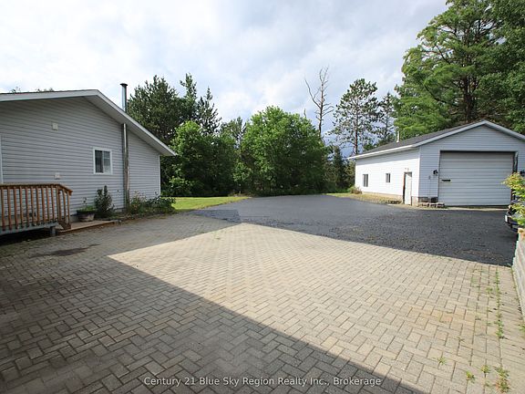 3rd image of 25 Meadow Dr