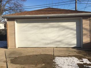 2574 S 85th St, West Allis, WI 53227