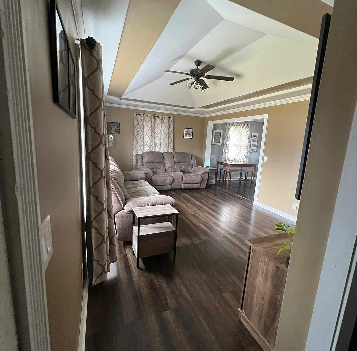 2 bed, 900 sqft, $2,100 — Photo 3