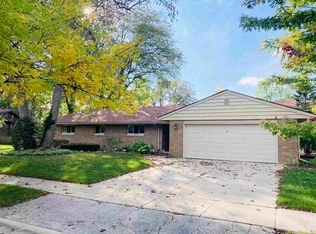 308 Valerie Ct, Essexville, MI