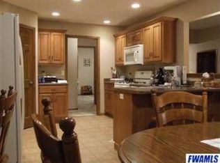 359 Hillside Ave, Roanoke, IN