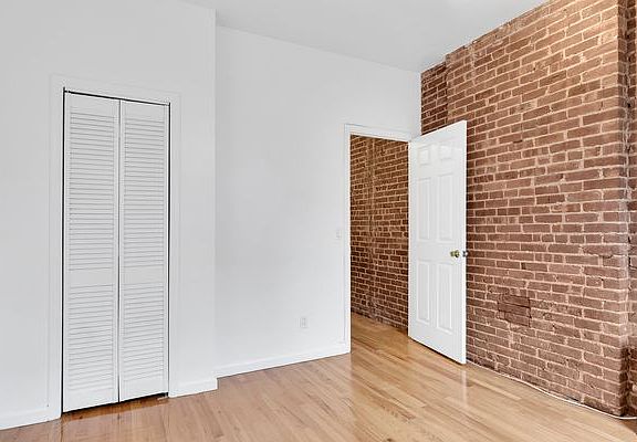 4th image of 408 W 48th St APT 3RE