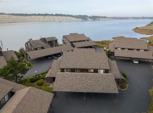 1040 Bay St APT 14, Florence, OR