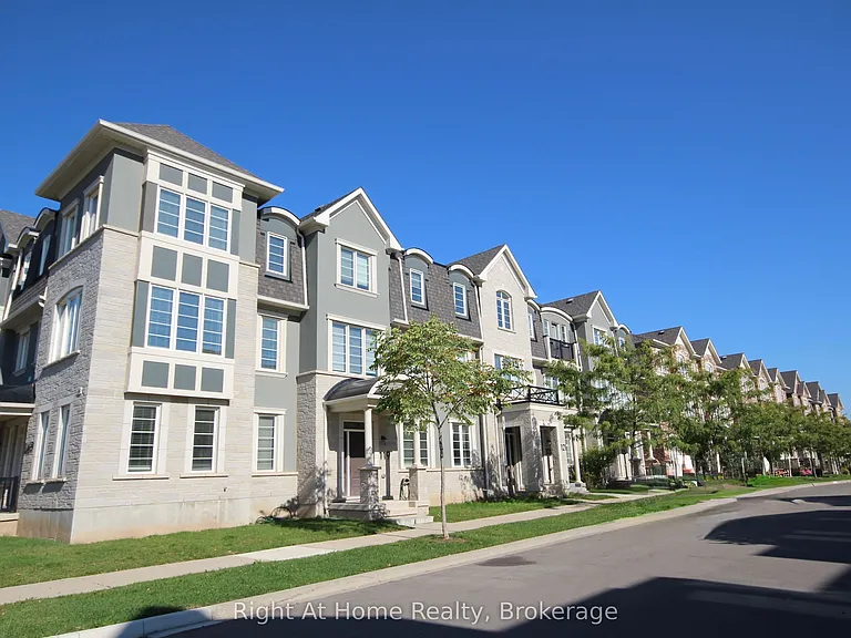 119 Stork St — Photo 2