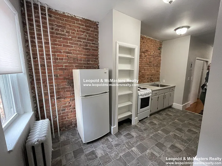 South Huntington Apartments — Photo 10