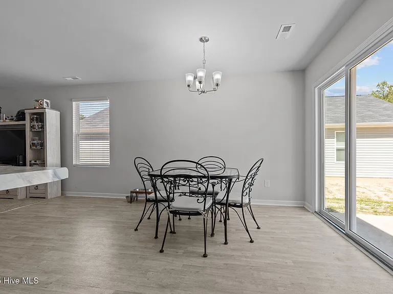 821 Conductor Ct — Photo 12