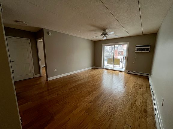 2nd image of 4 Hawes St #11