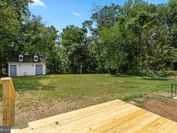 3rd image of 3746 Patuxent Manor Rd