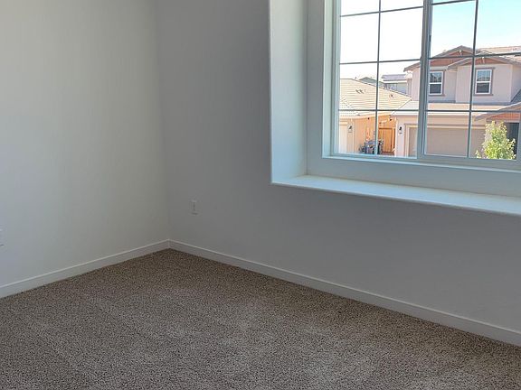 2nd image of 970 Pipit St