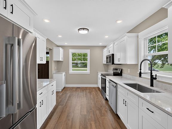 4th image of 1365 Quail Rd