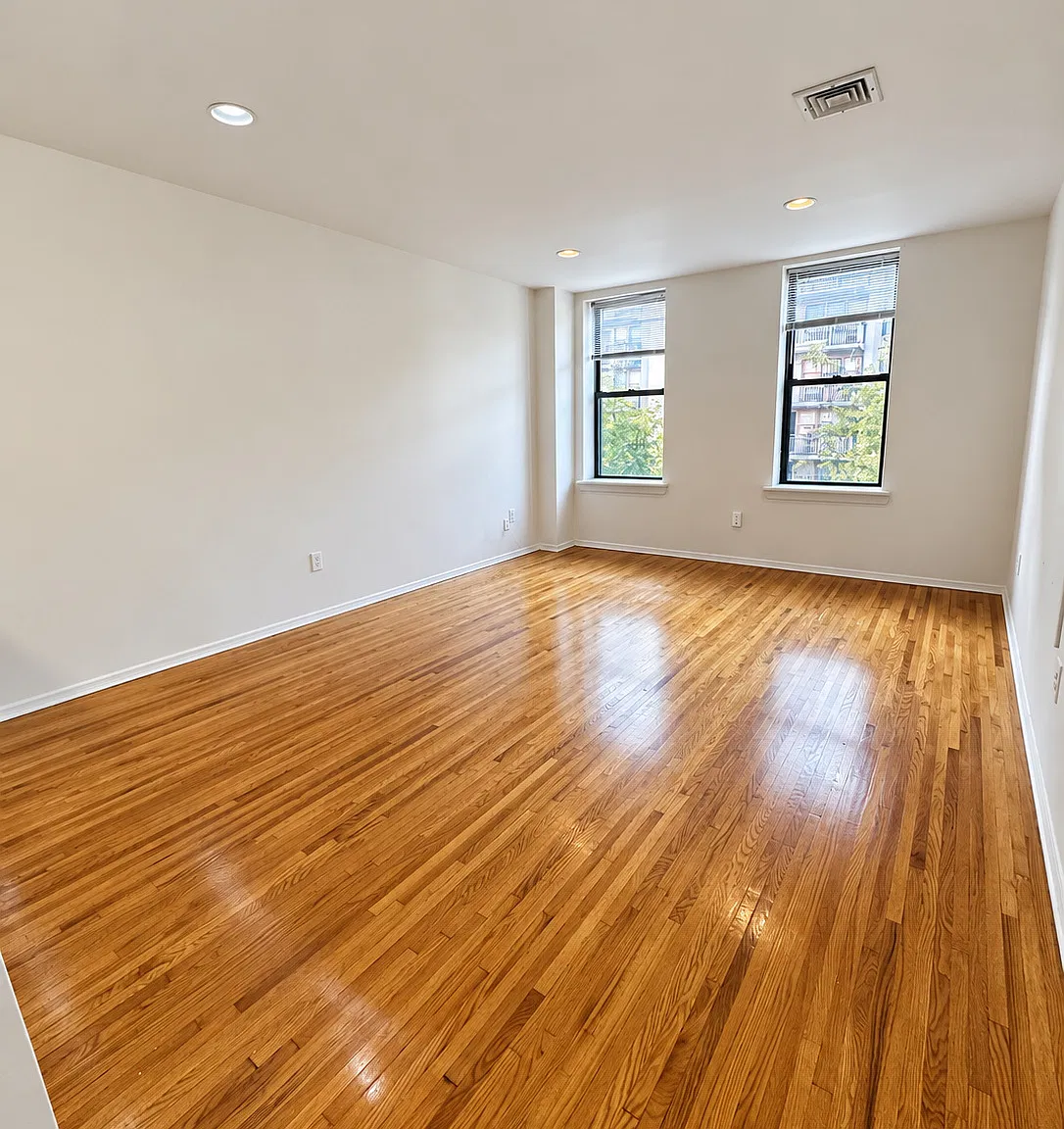 2 bed, 600 sqft, $2,600 — Photo 4