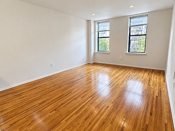 4th image of 227 Adams St APT 24
