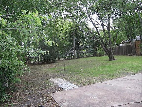 3rd image of 2637 Oates Dr