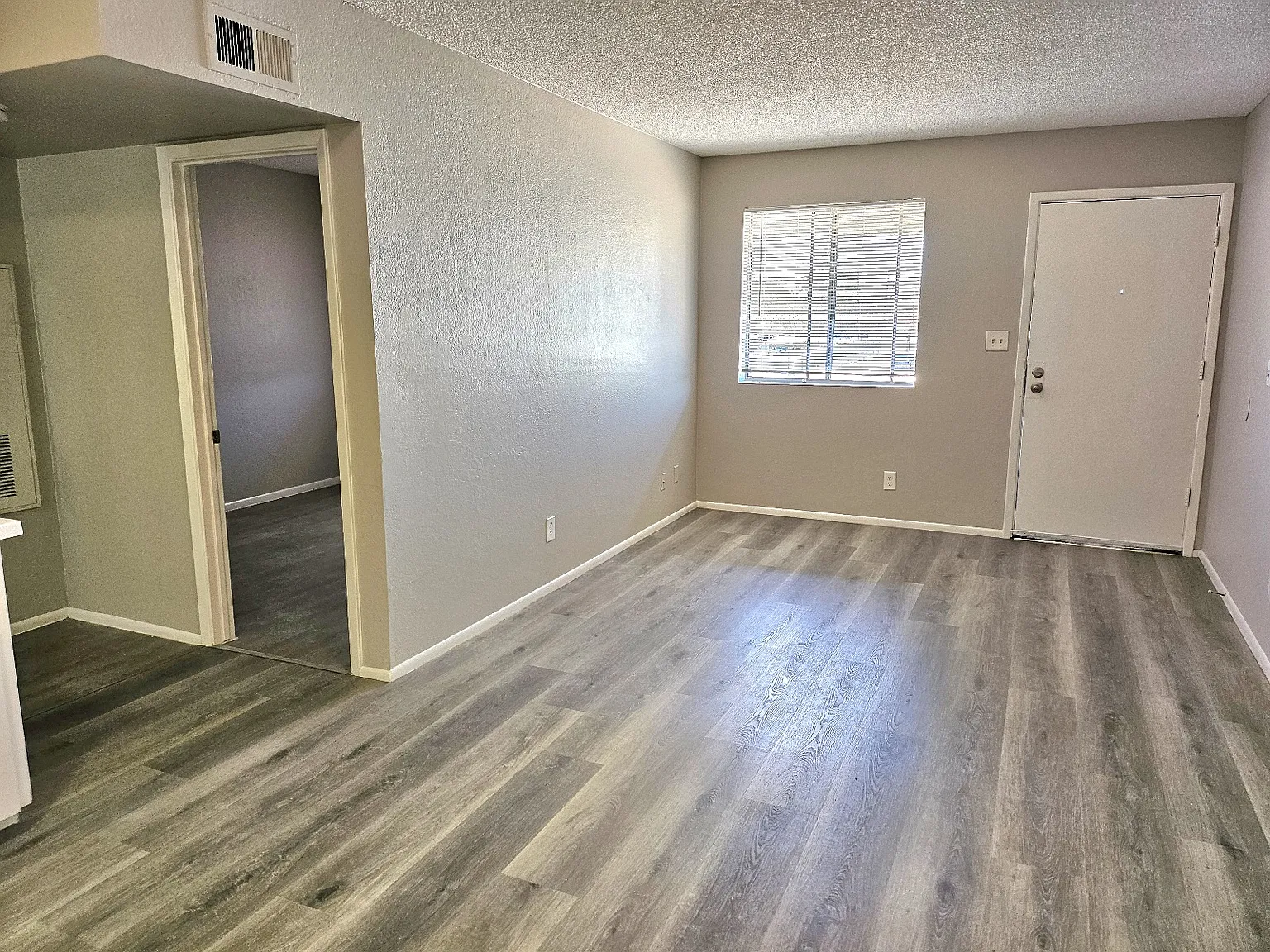 1 bed, 700 sqft, $795 — Photo 3