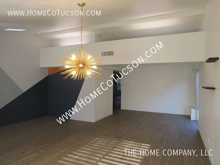 3668 N Royal Prince Ct — Photo 6