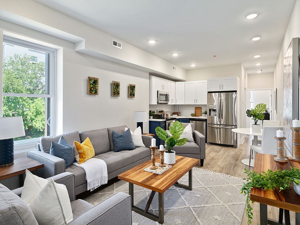 1st image of 1535 N 6th St #6