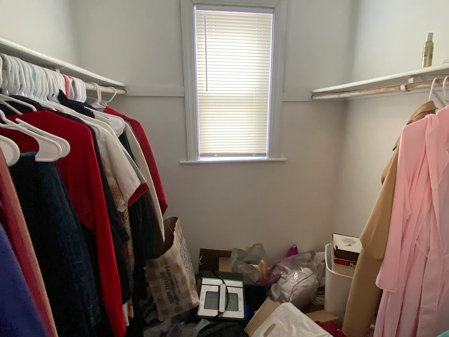 3 bed, 999 sqft, $4,245 — Photo 3