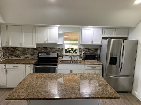 4th image of 721 Coke Ave