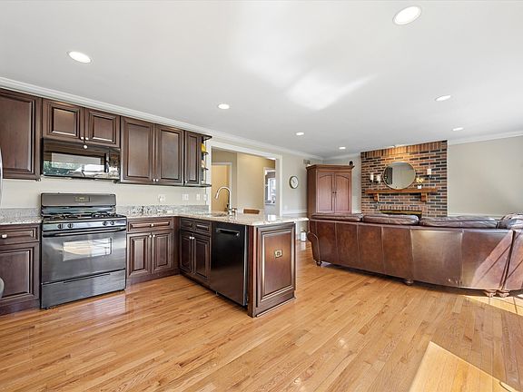 5th image of 455 Smoketree Ln