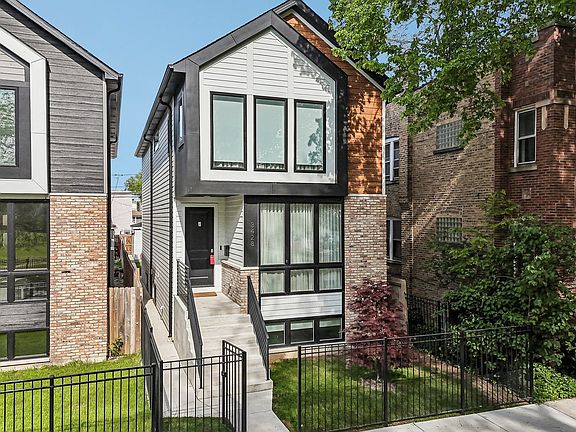 2nd image of 3428 N Kilbourn Ave