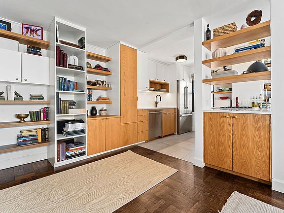 5th image of 301 E 62nd St #9HJ