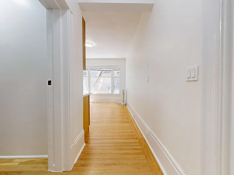 1060 Bush Street — Photo 6