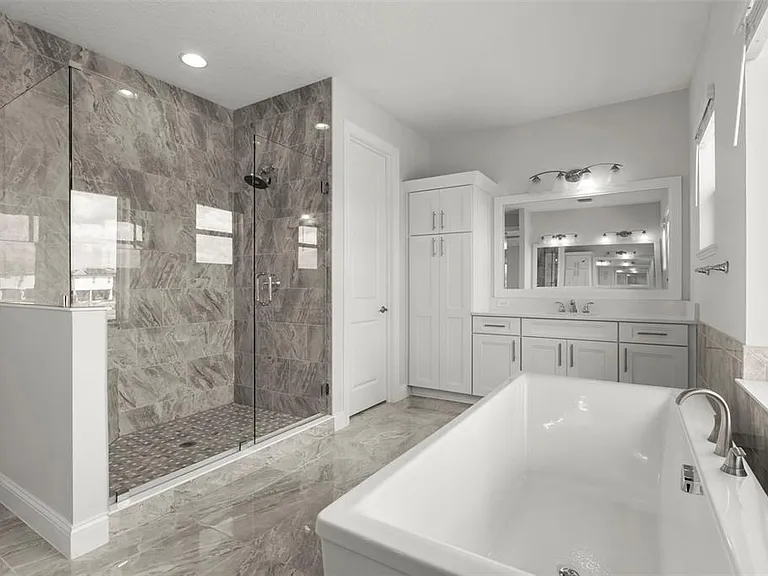 10511 Royal Cypress Way — Photo 37