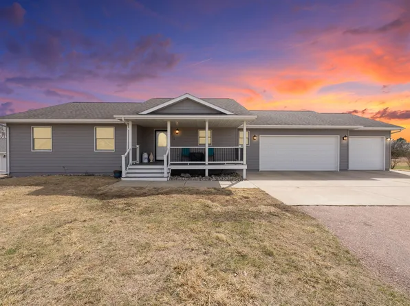 403 Meadowlark Ln, Montrose, SD 57048