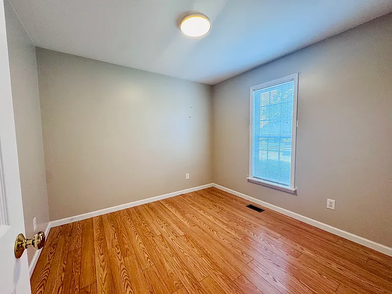320 Springside Dr — Photo 9
