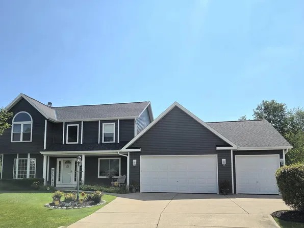 10468 S George Dr, Oak Creek, WI 53154