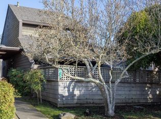 8430 Valley View Ct, Sebastopol, CA 95472