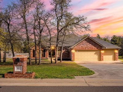 911 White Tail Ct, Guthrie, OK, 73044