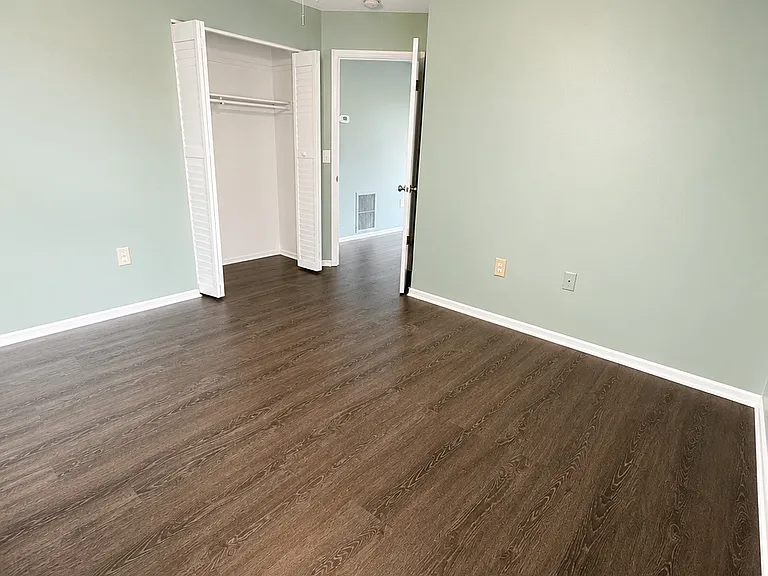 525 23rd Ave E — Photo 8
