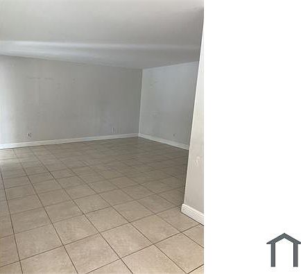 2nd image of 402 Meadows Cir #402
