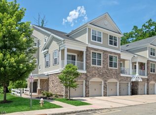 101 Birch Ct, Cedar Knolls, NJ 07927