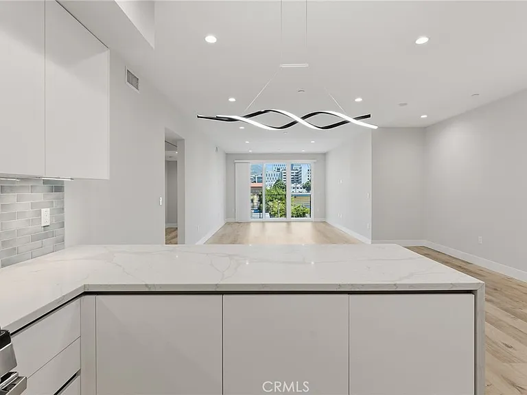 5820 La Mirada Ave #302 — Photo 11