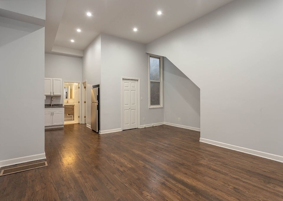 1st image of 1740 W North Ave APT 1F