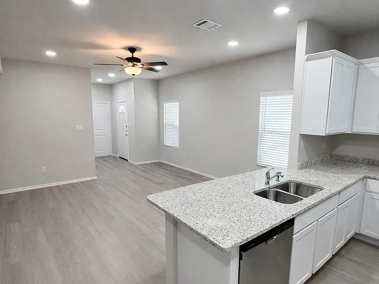 7356 Misty Ridge Dr #12 — Photo 7