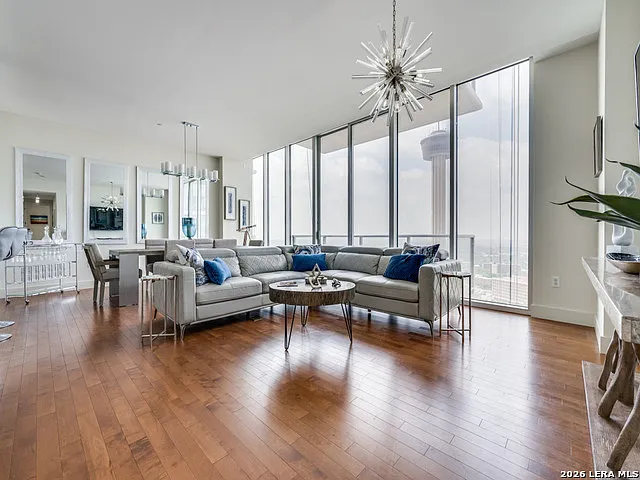 610 E Market St #2711 — Photo 16