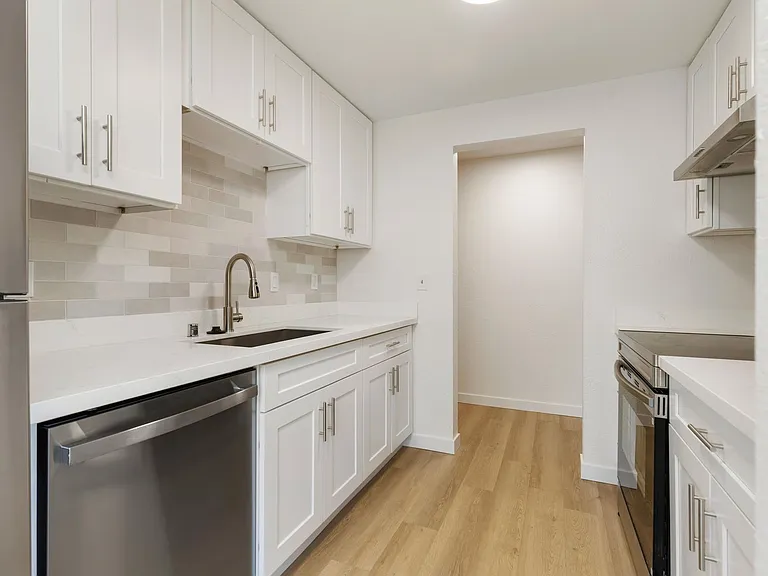 Lawton Park Villas- One month free- 2 Bed / 2 Bath Space to Live, Room to Breathe, All Yours. Mag... — Photo 32