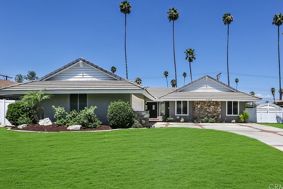 2nd image of 4979 Chapala Dr